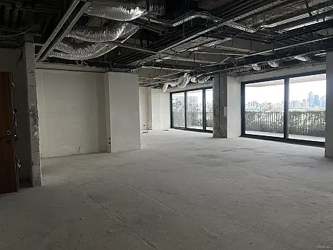 Satılır 3 otaqlı mənzil 249 m²