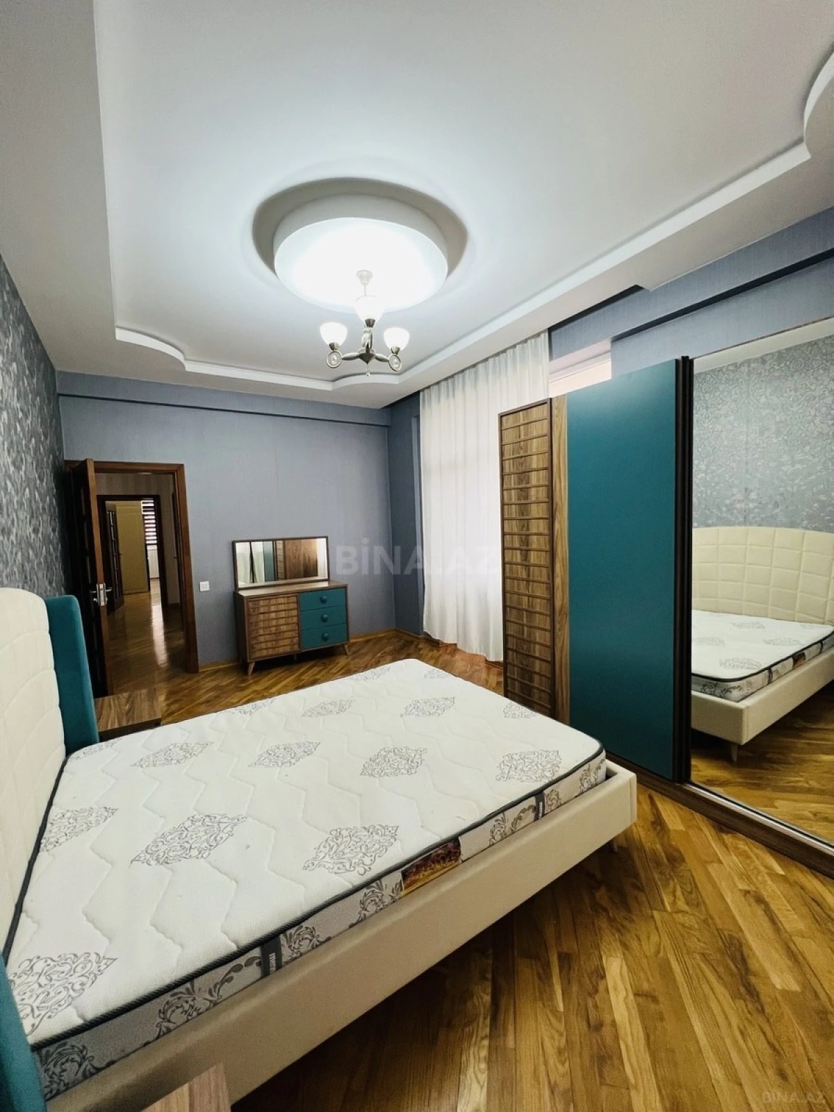 Kirayə verilir 2 otaqlı mənzil 110 m²