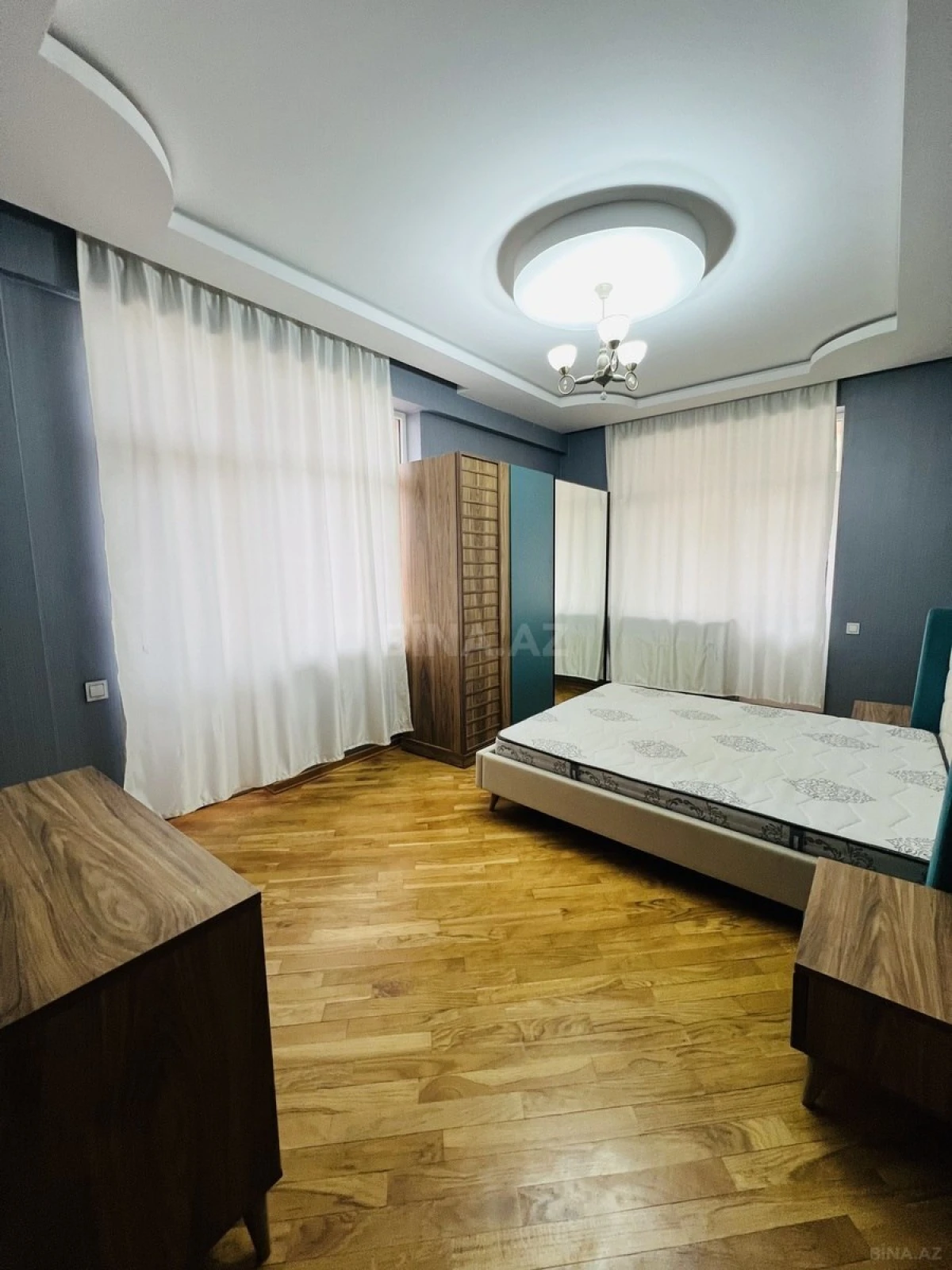 Kirayə verilir 2 otaqlı mənzil 110 m²