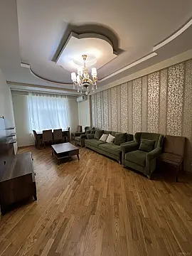 Kirayə verilir 2 otaqlı mənzil 110 m²