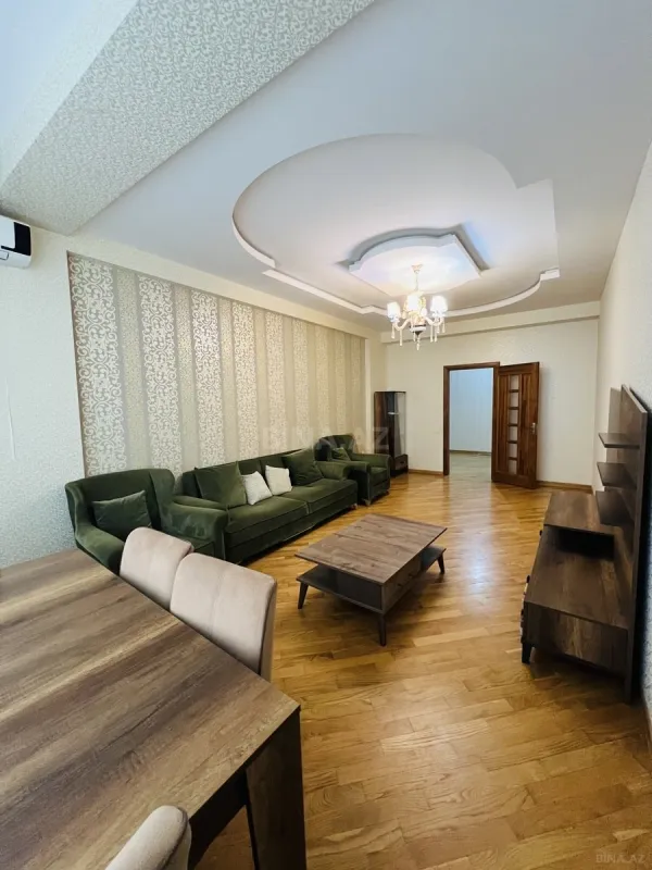 Kirayə verilir 2 otaqlı mənzil 110 m²