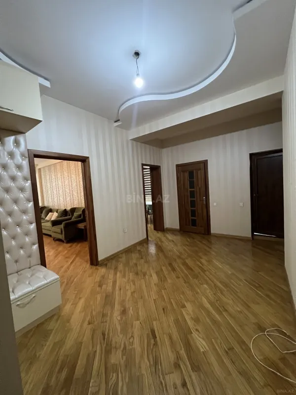 Kirayə verilir 2 otaqlı mənzil 110 m²