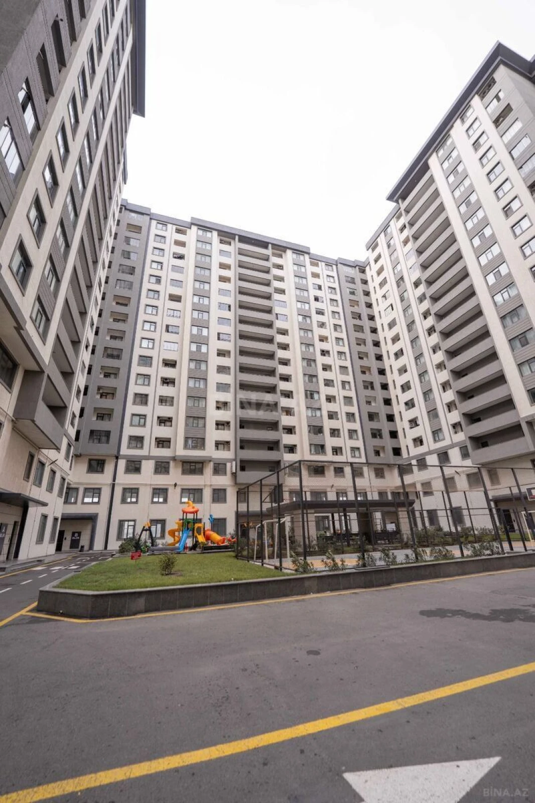 Satılır 3 otaqlı mənzil 175 m²