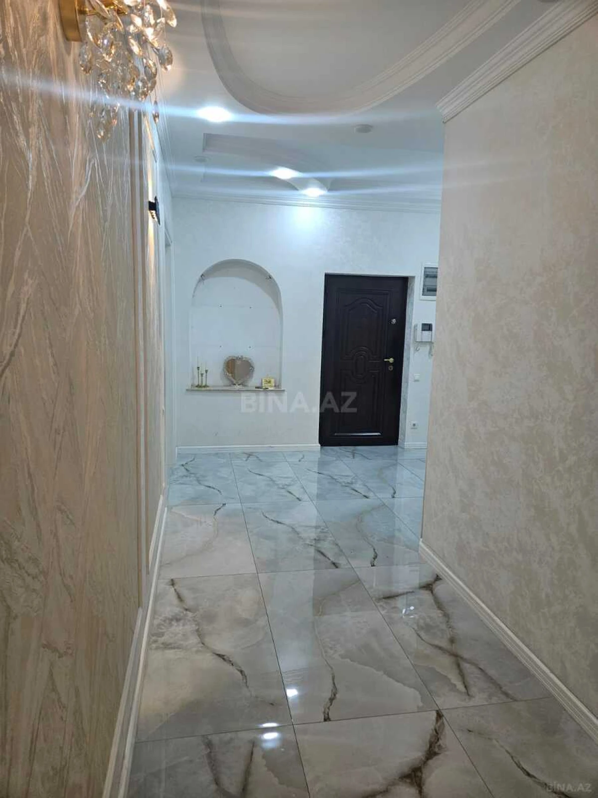 Satılır 3 otaqlı mənzil 130 m²