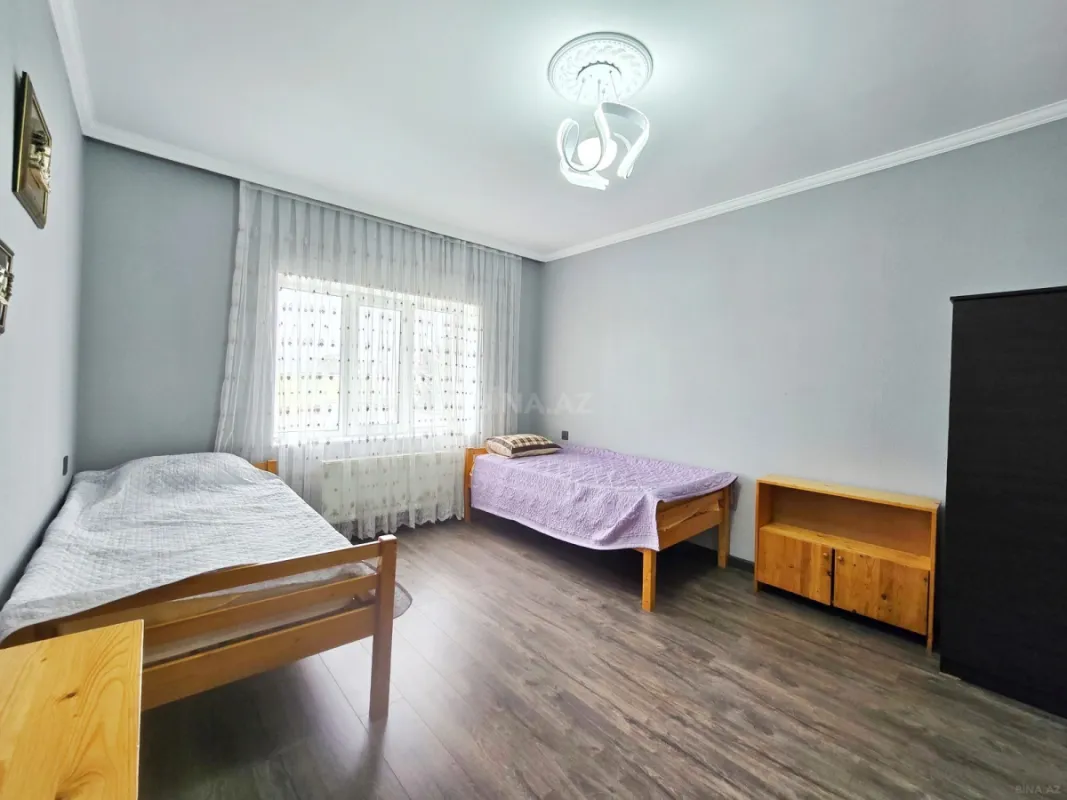 Satılır 7 otaqlı həyət evi 250 m²