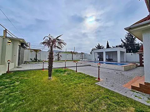 Satılır 7 otaqlı həyət evi 250 m²