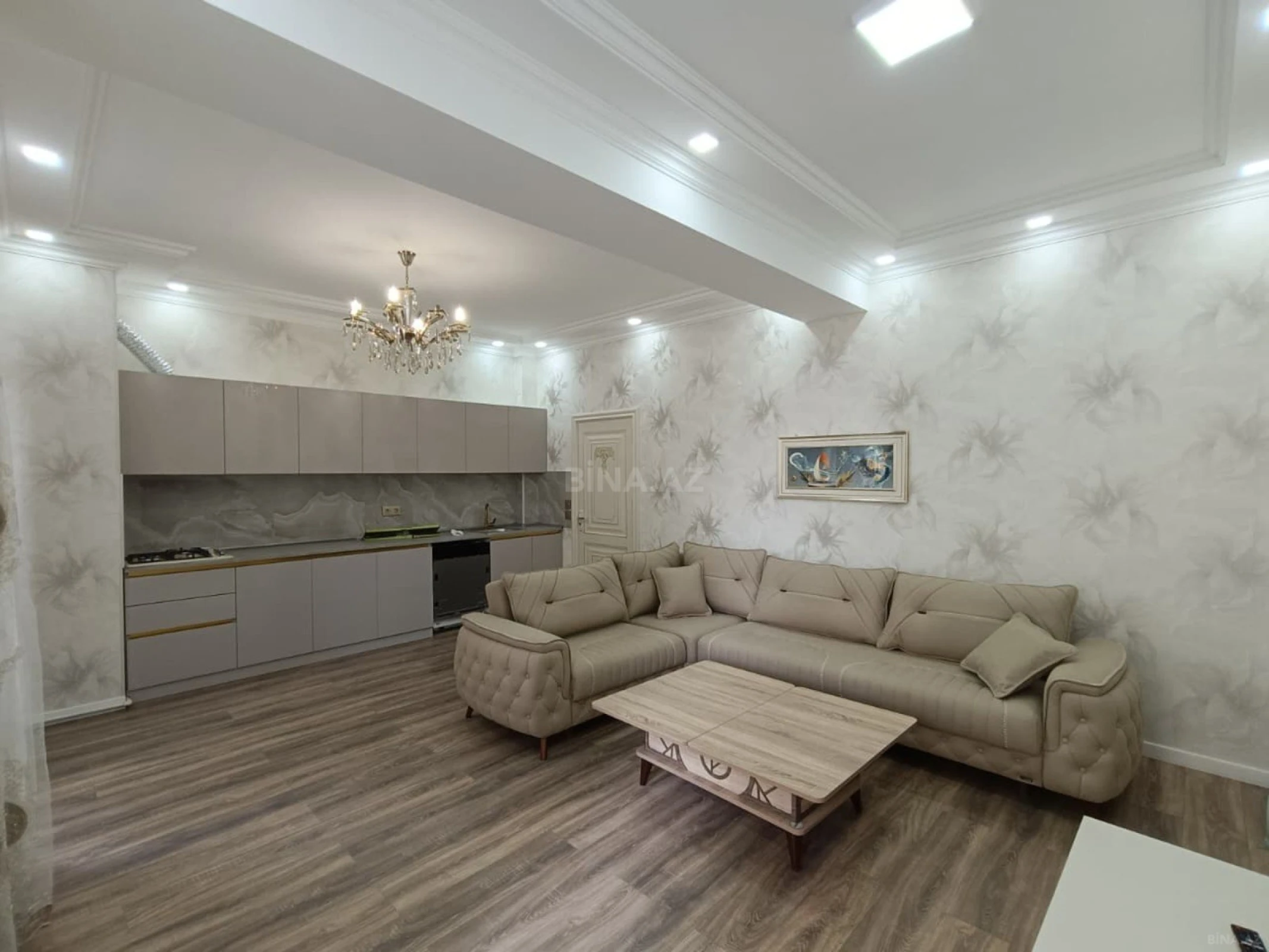 Kirayə verilir 2 otaqlı mənzil 85 m²