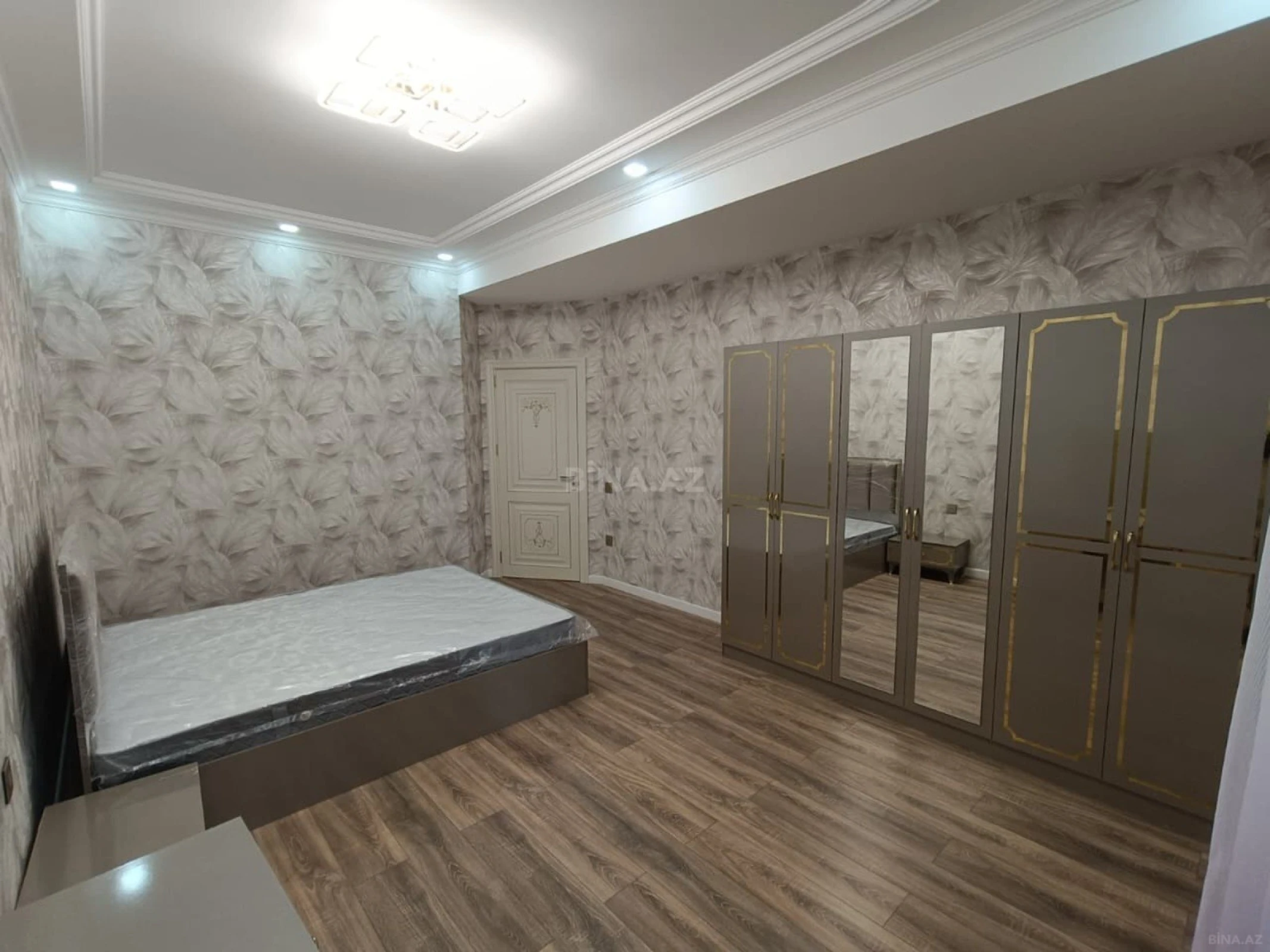 Kirayə verilir 2 otaqlı mənzil 85 m²