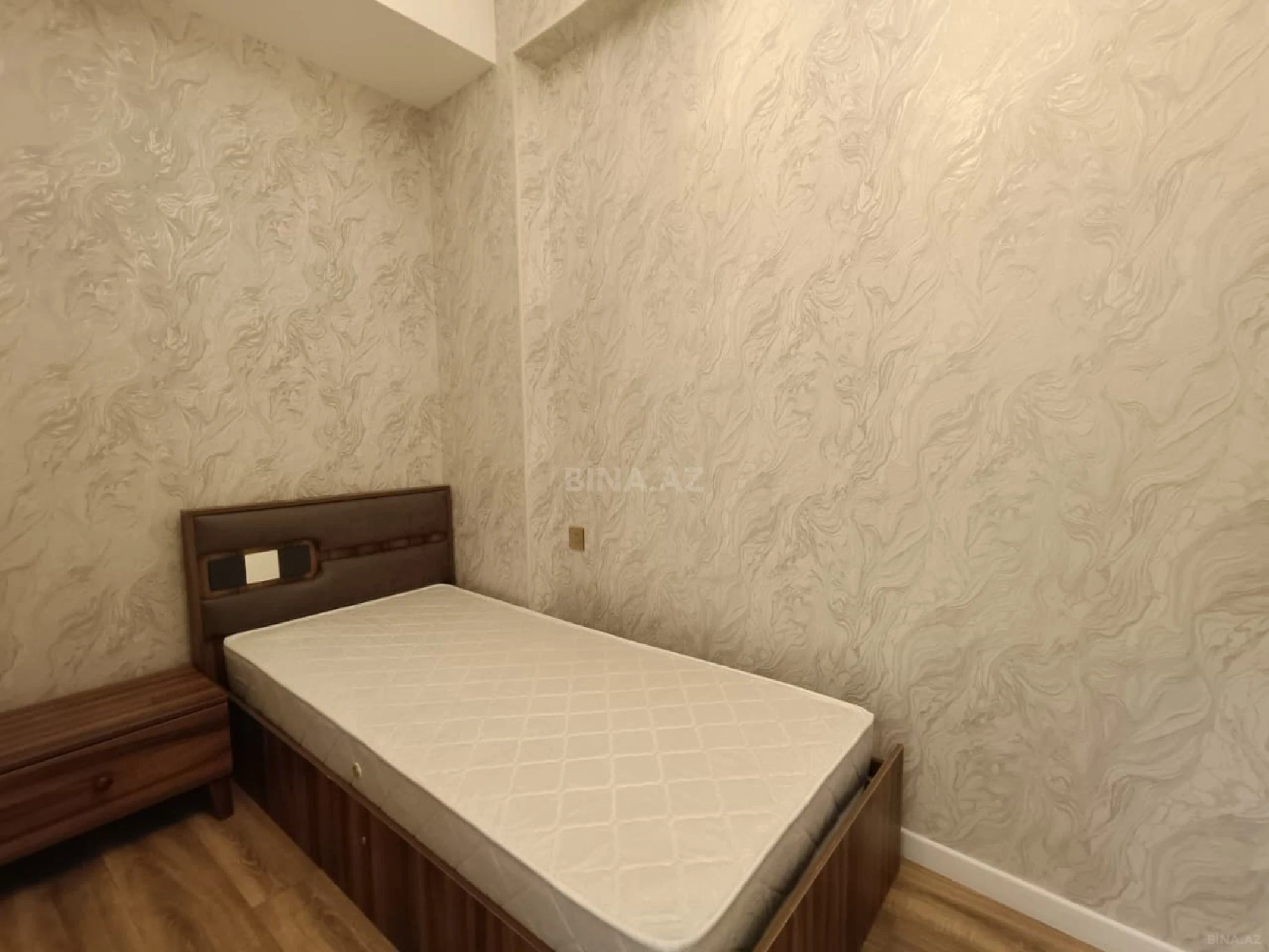 Kirayə verilir 2 otaqlı mənzil 85 m²