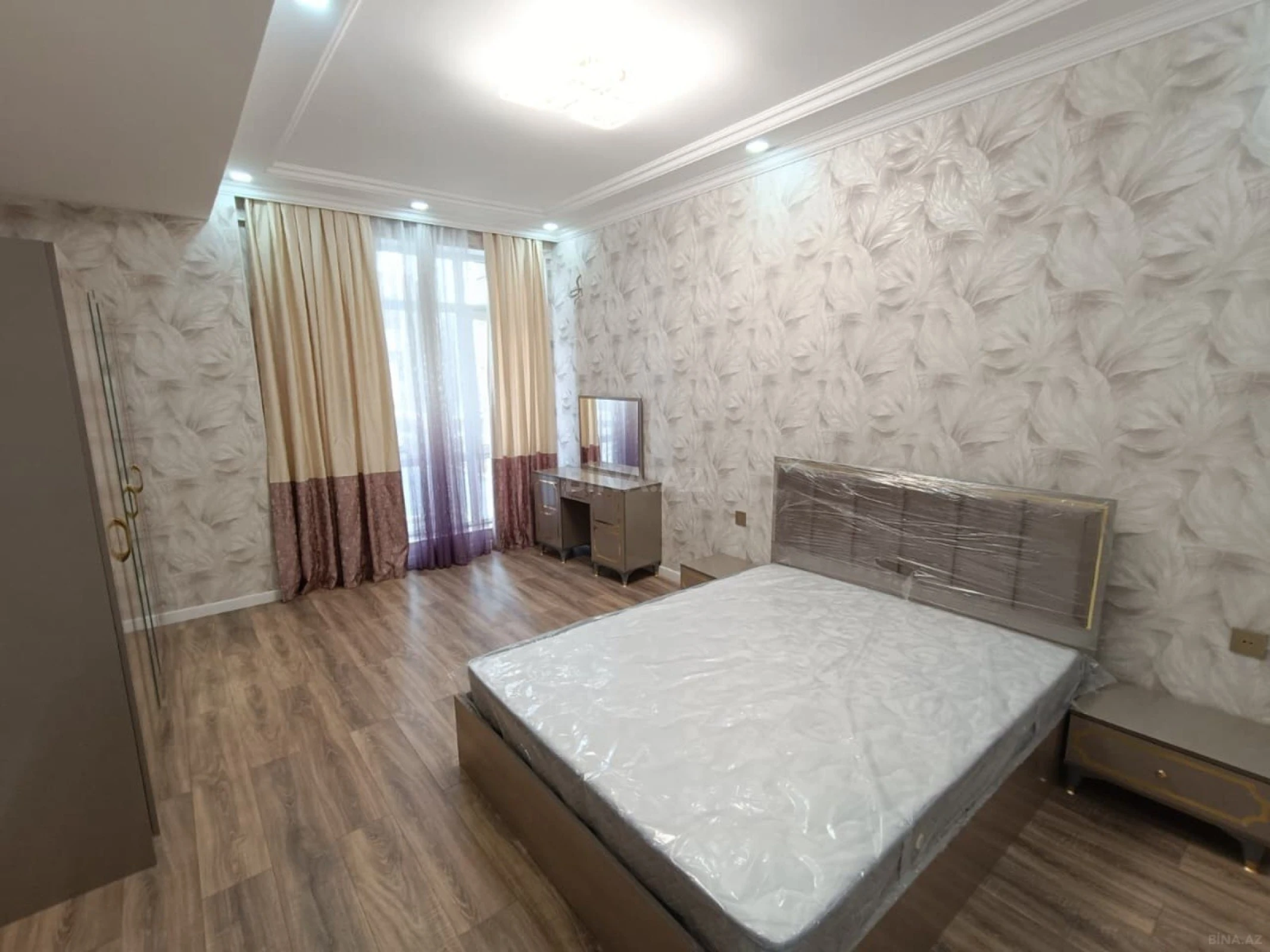 Kirayə verilir 2 otaqlı mənzil 85 m²