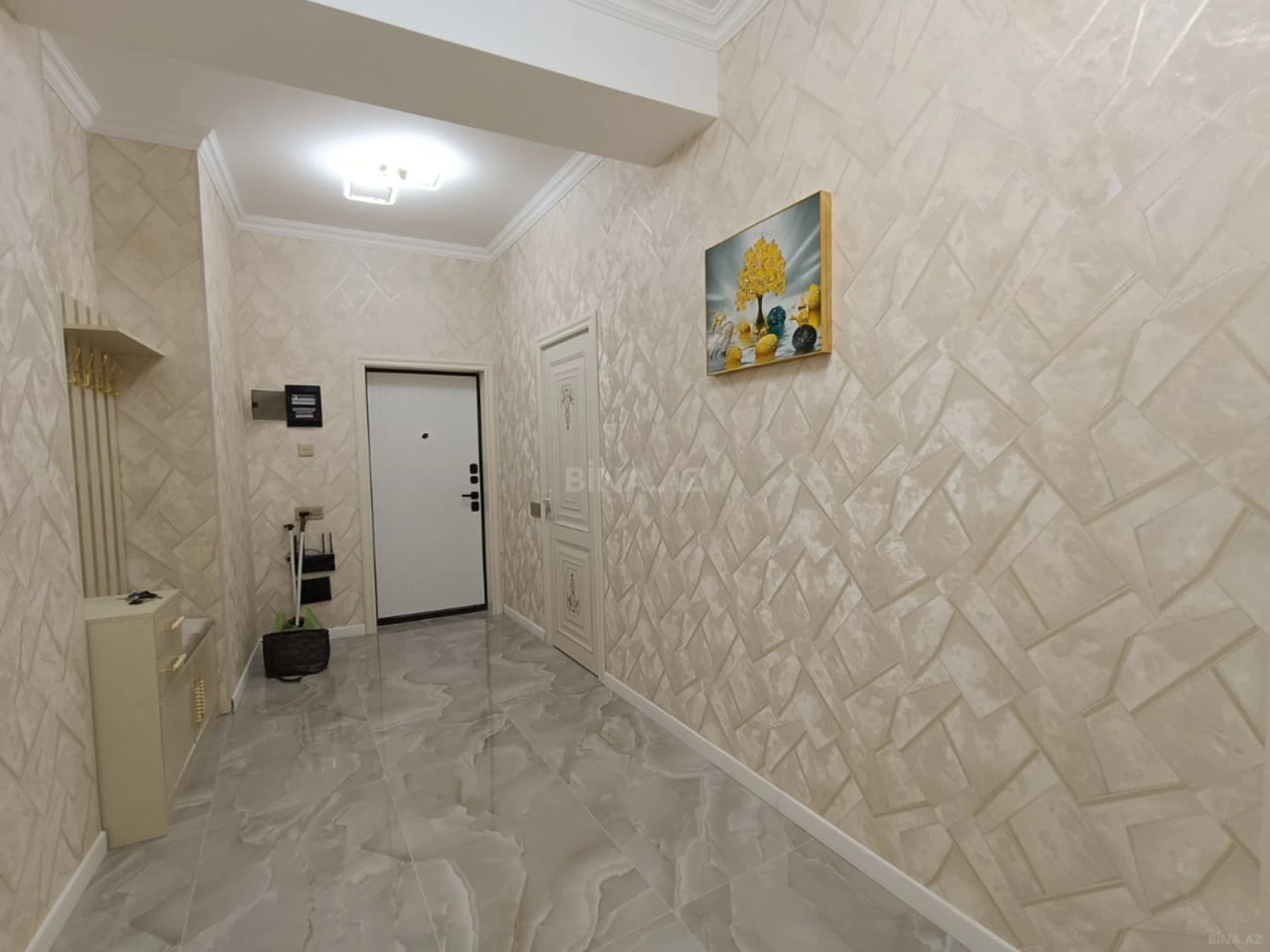 Kirayə verilir 2 otaqlı mənzil 85 m²