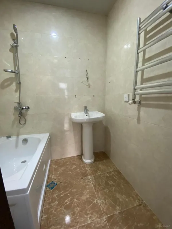 Satılır 3 otaqlı mənzil 77 m²