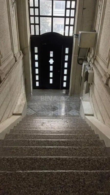 Kirayə verilir 5 otaqlı ofis 270 m²