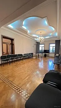 Kirayə verilir 5 otaqlı ofis 270 m²