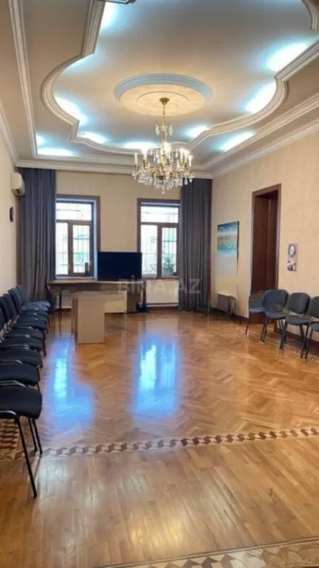 Kirayə verilir 5 otaqlı ofis 270 m²