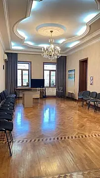 Kirayə verilir 5 otaqlı ofis 270 m²