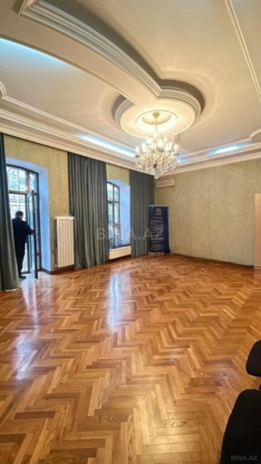 Kirayə verilir 5 otaqlı ofis 270 m²