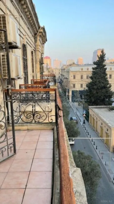 Kirayə verilir 5 otaqlı ofis 270 m²