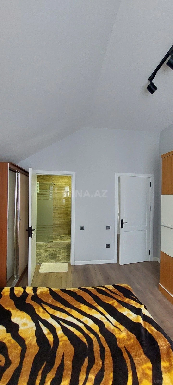 Satılır 4 otaqlı həyət evi 170 m²