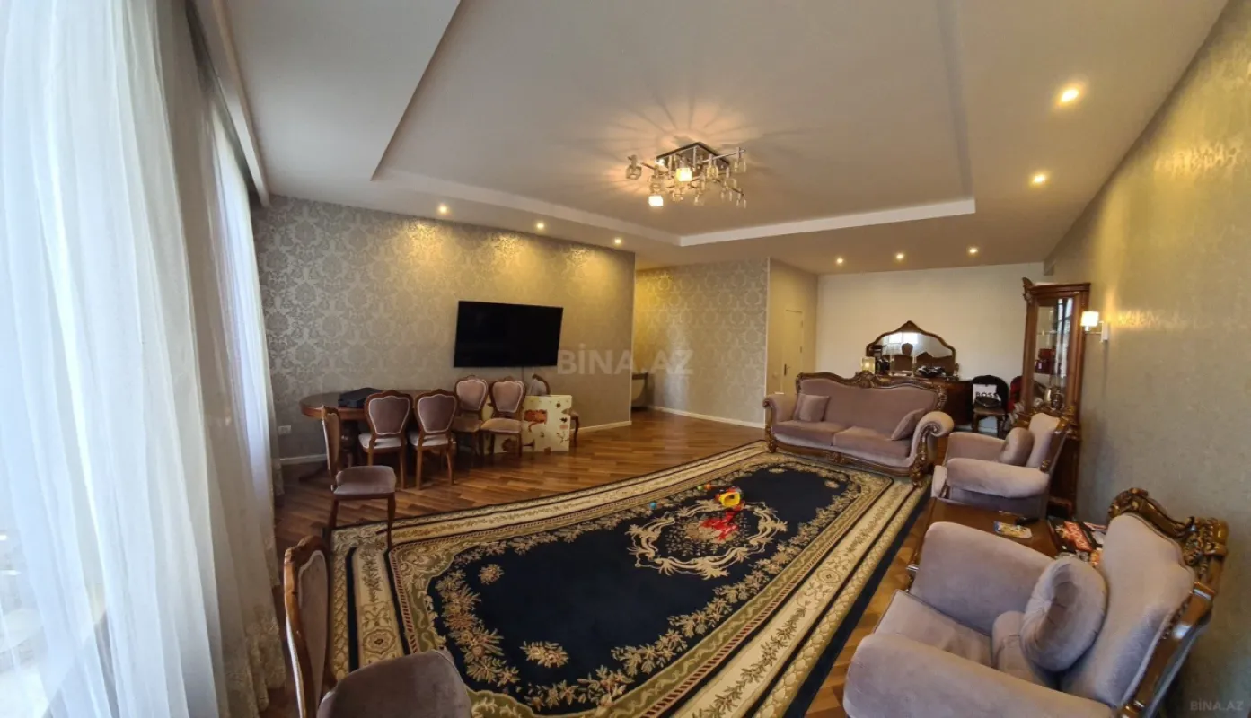 Kirayə verilir 3 otaqlı mənzil 120 m²