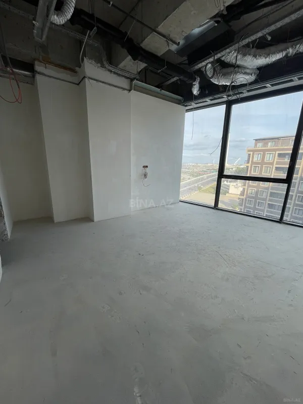 Satılır 5 otaqlı mənzil 379 m²