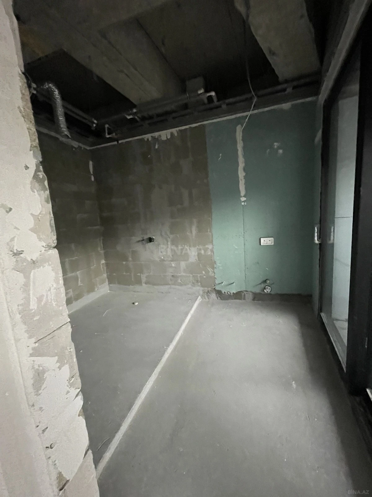 Satılır 5 otaqlı mənzil 379 m²