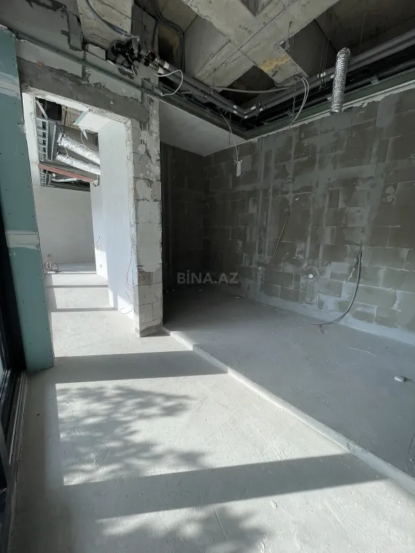 Satılır 5 otaqlı mənzil 379 m²