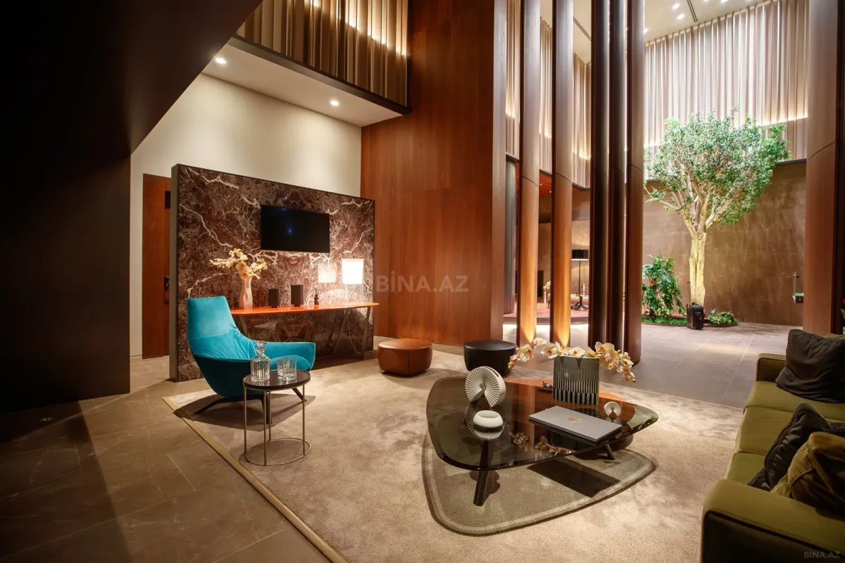 Satılır 5 otaqlı mənzil 379 m²