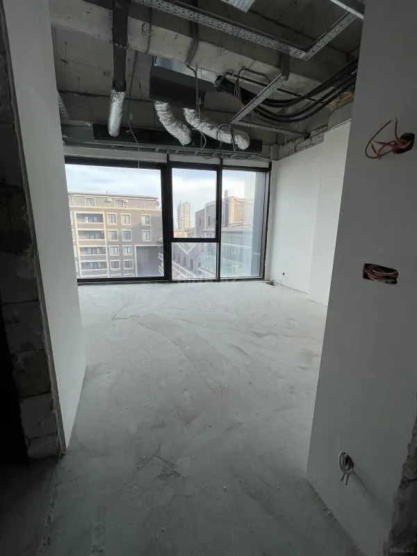 Satılır 5 otaqlı mənzil 379 m²