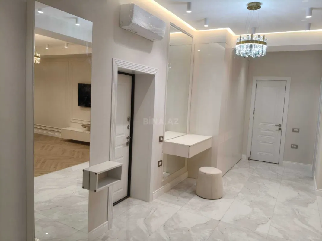 Kirayə verilir 3 otaqlı mənzil 115 m²