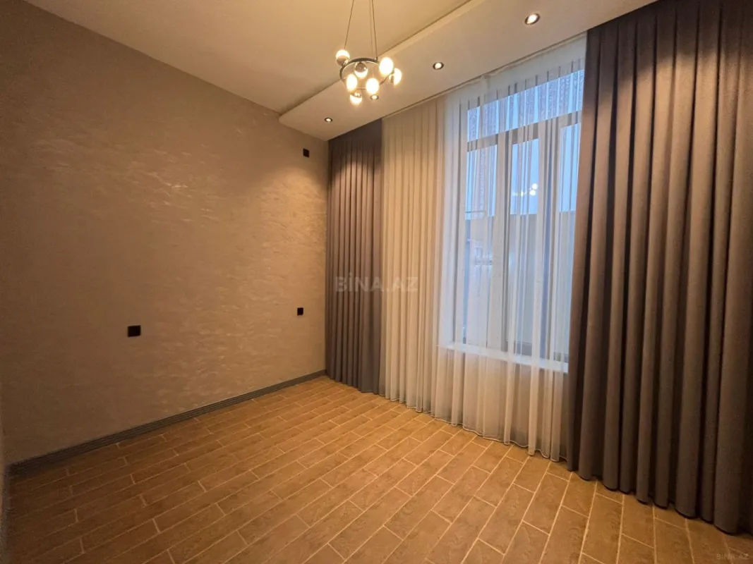 Satılır 5 otaqlı həyət evi 200 m²