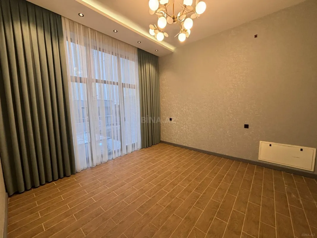 Satılır 5 otaqlı həyət evi 200 m²