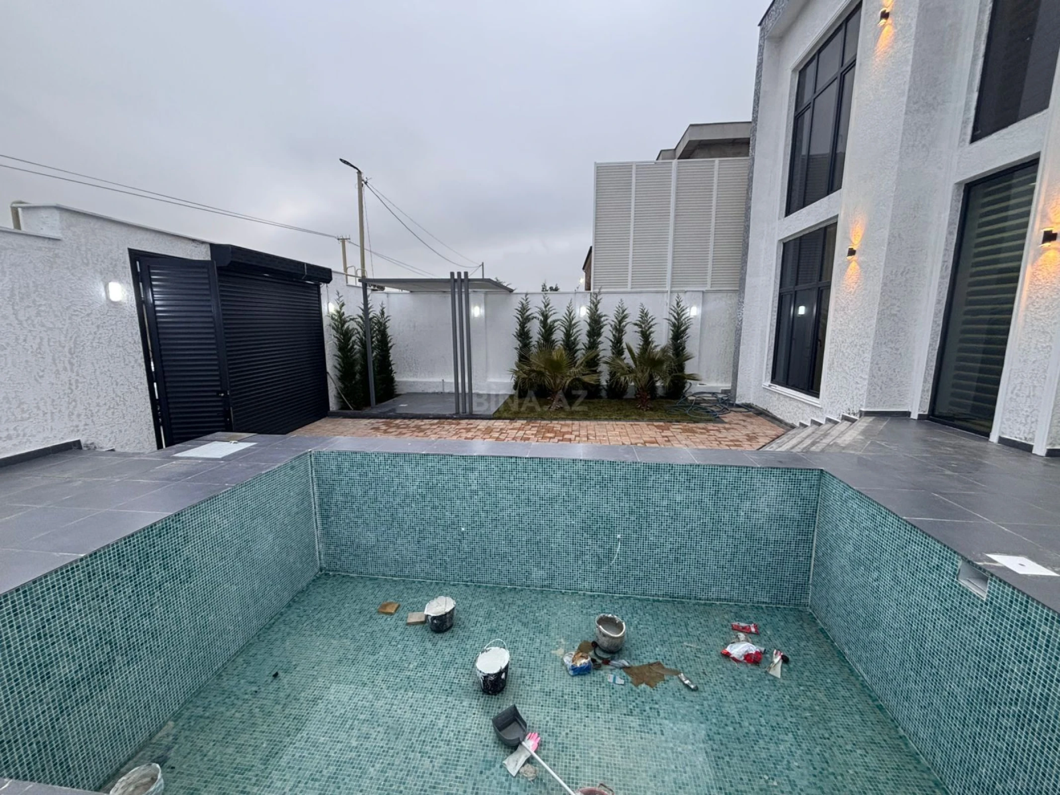 Satılır 5 otaqlı həyət evi 200 m²