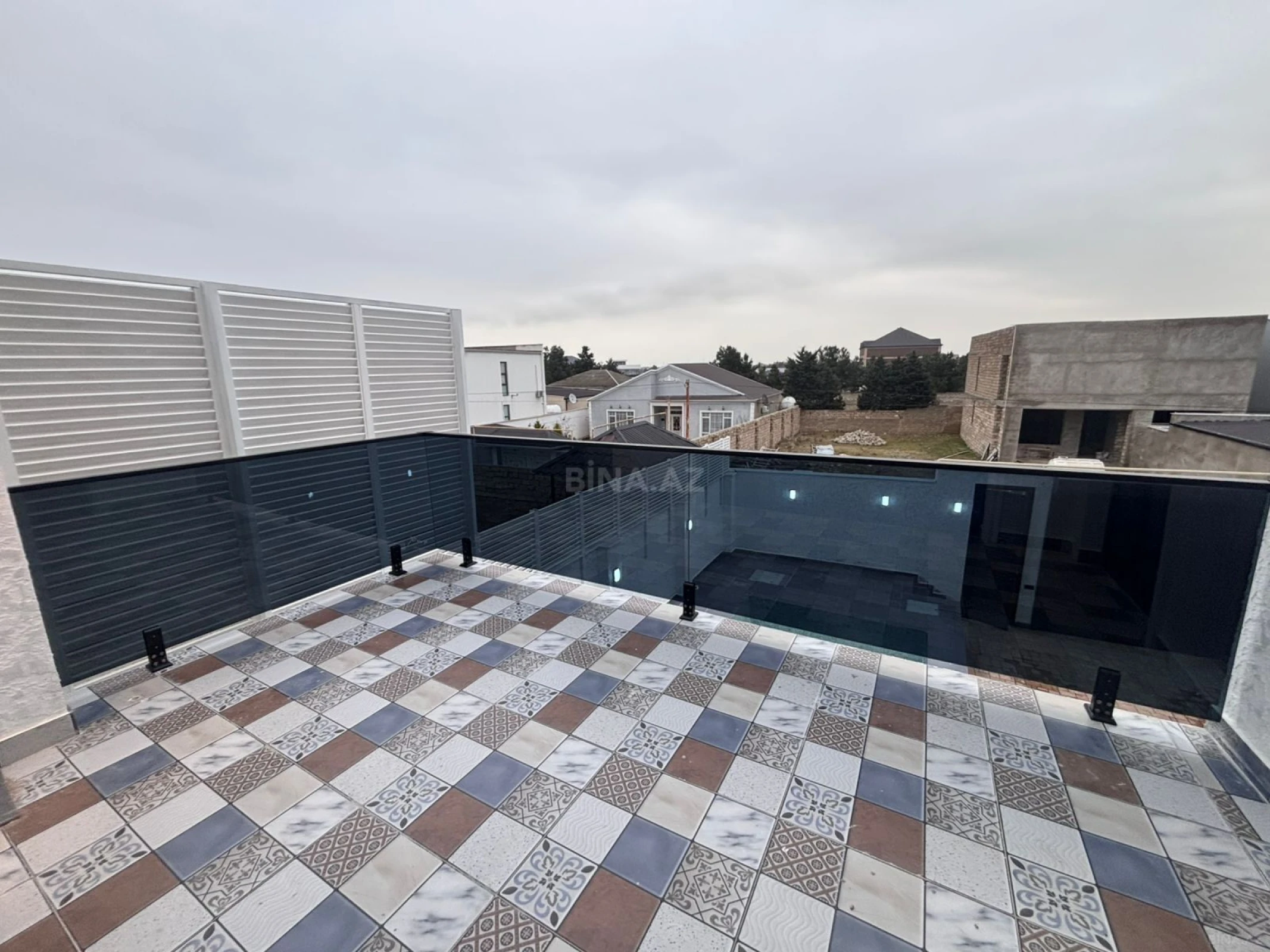 Satılır 5 otaqlı həyət evi 200 m²