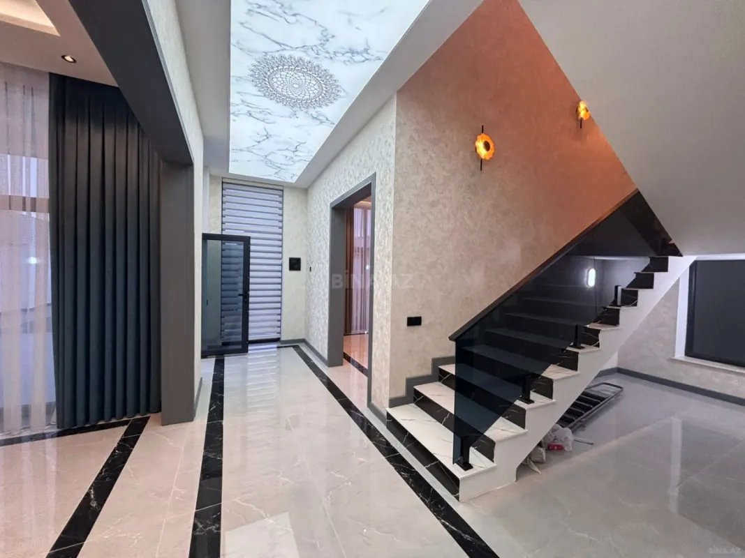 Satılır 5 otaqlı həyət evi 200 m²