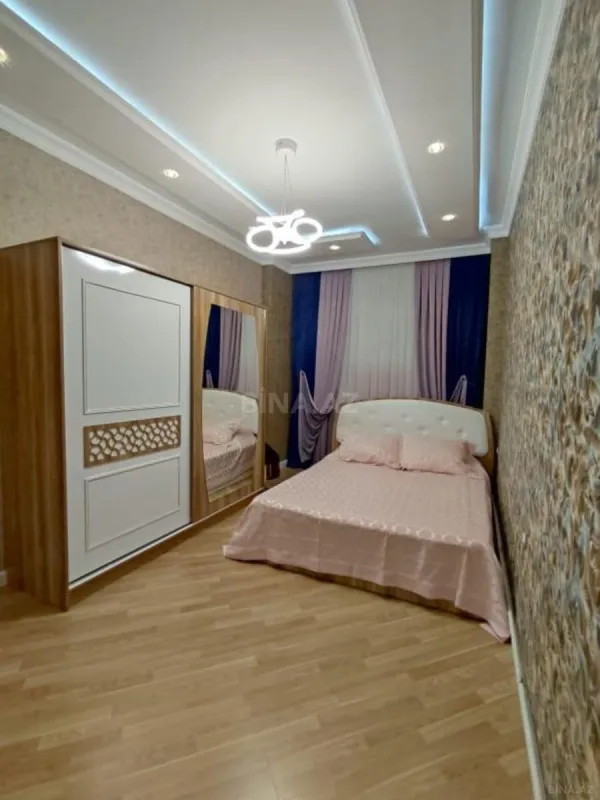 Kirayə verilir 2 otaqlı mənzil 70 m²
