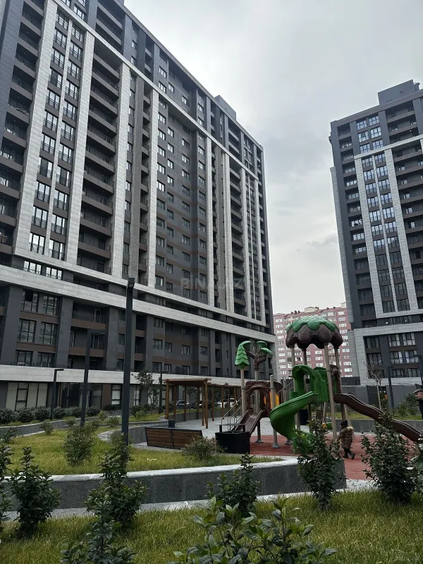 Satılır 3 otaqlı mənzil 92 m²