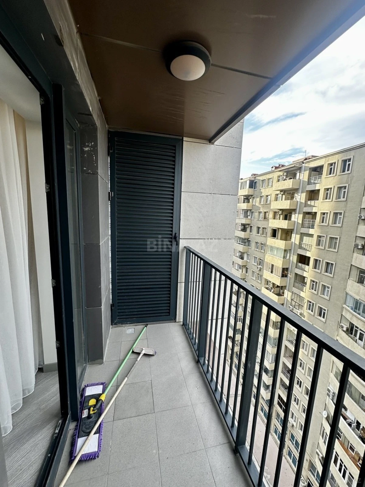 Satılır 3 otaqlı mənzil 92 m²