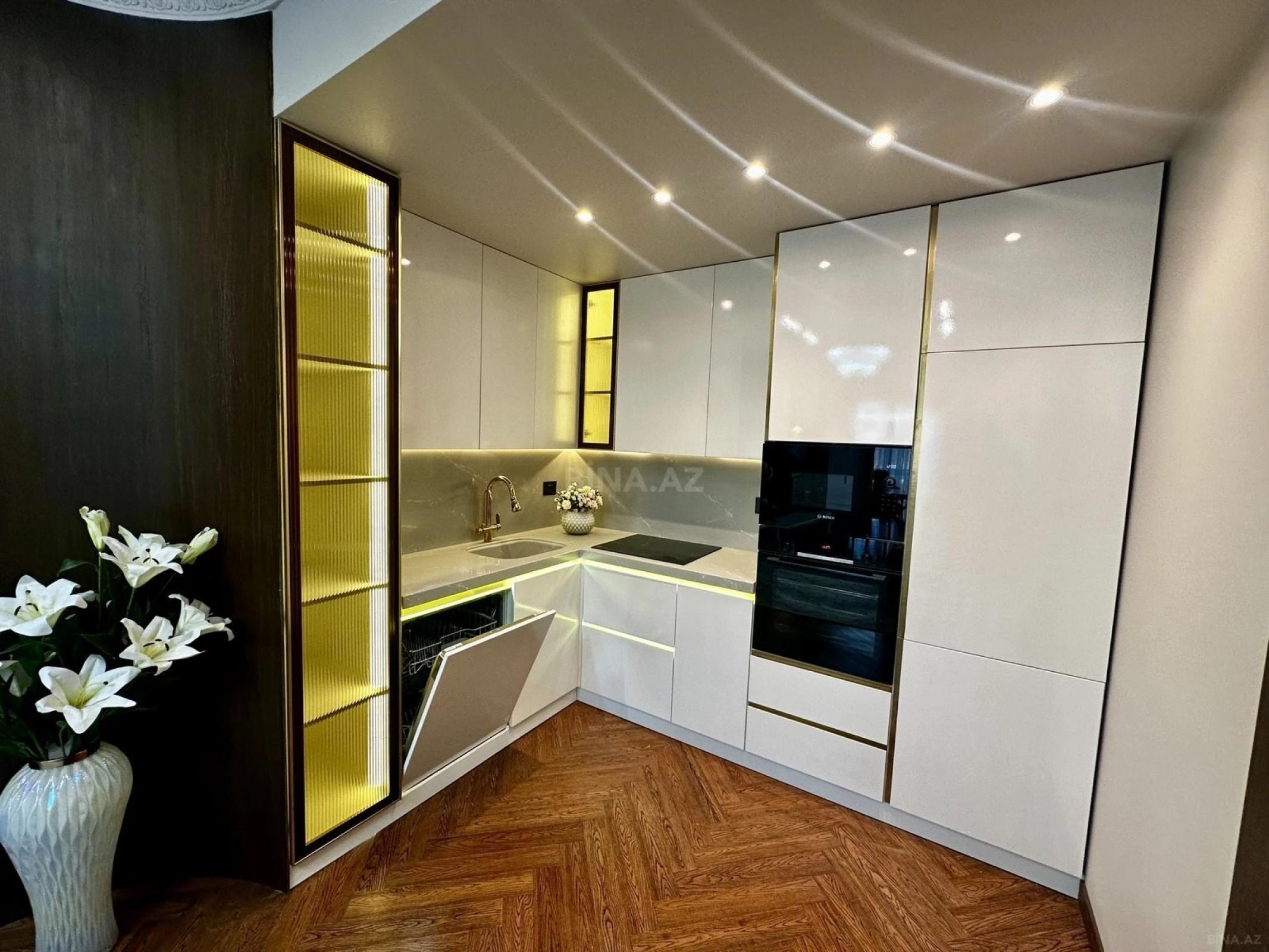 Satılır 3 otaqlı mənzil 92 m²