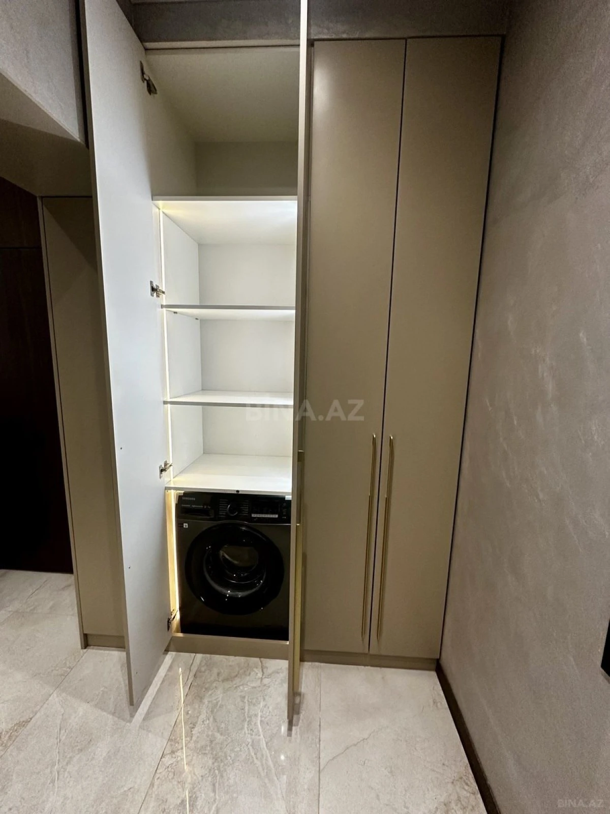 Satılır 3 otaqlı mənzil 92 m²