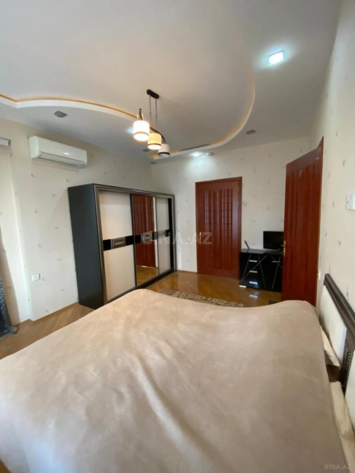 Kirayə verilir obyekt 210 m²