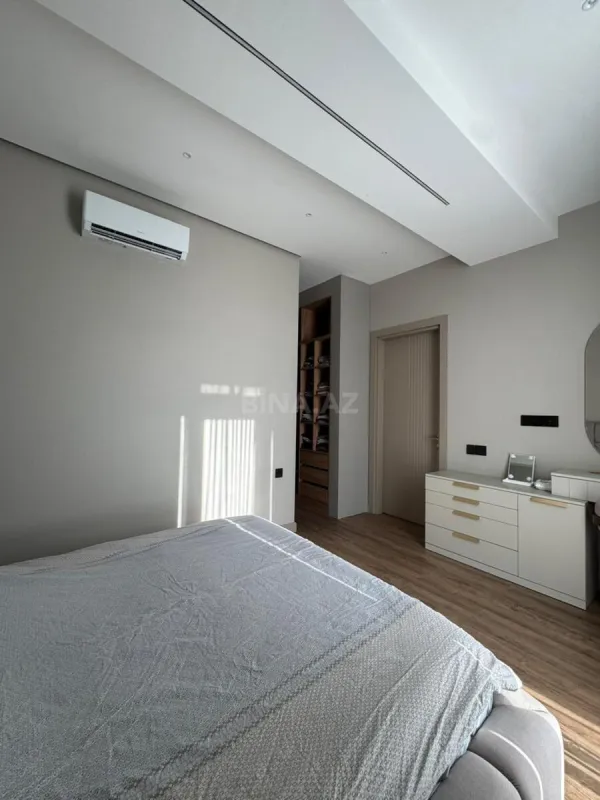 Satılır 3 otaqlı mənzil 110 m²