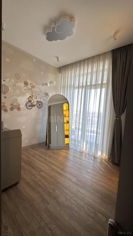 Satılır 3 otaqlı mənzil 110 m²