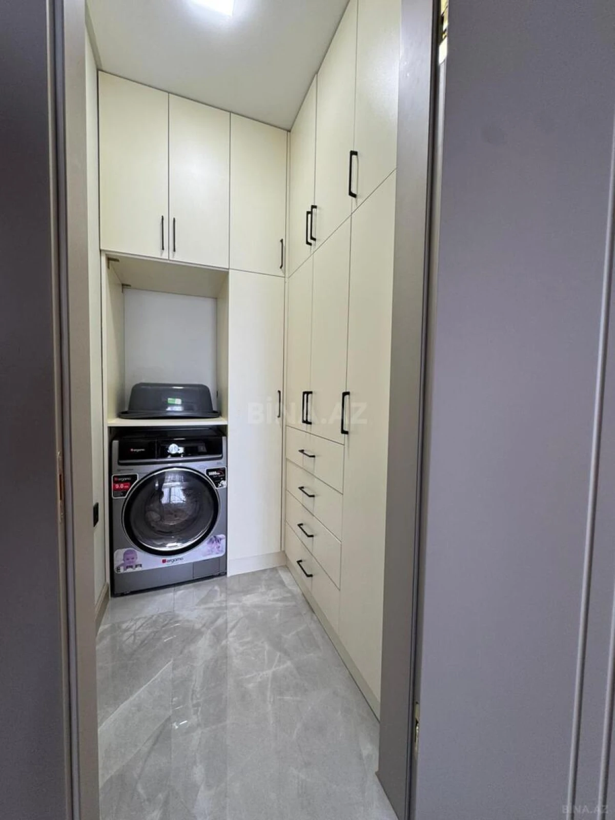 Satılır 3 otaqlı mənzil 110 m²