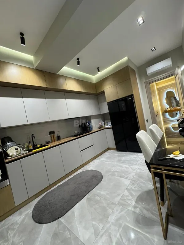 Satılır 3 otaqlı mənzil 110 m²