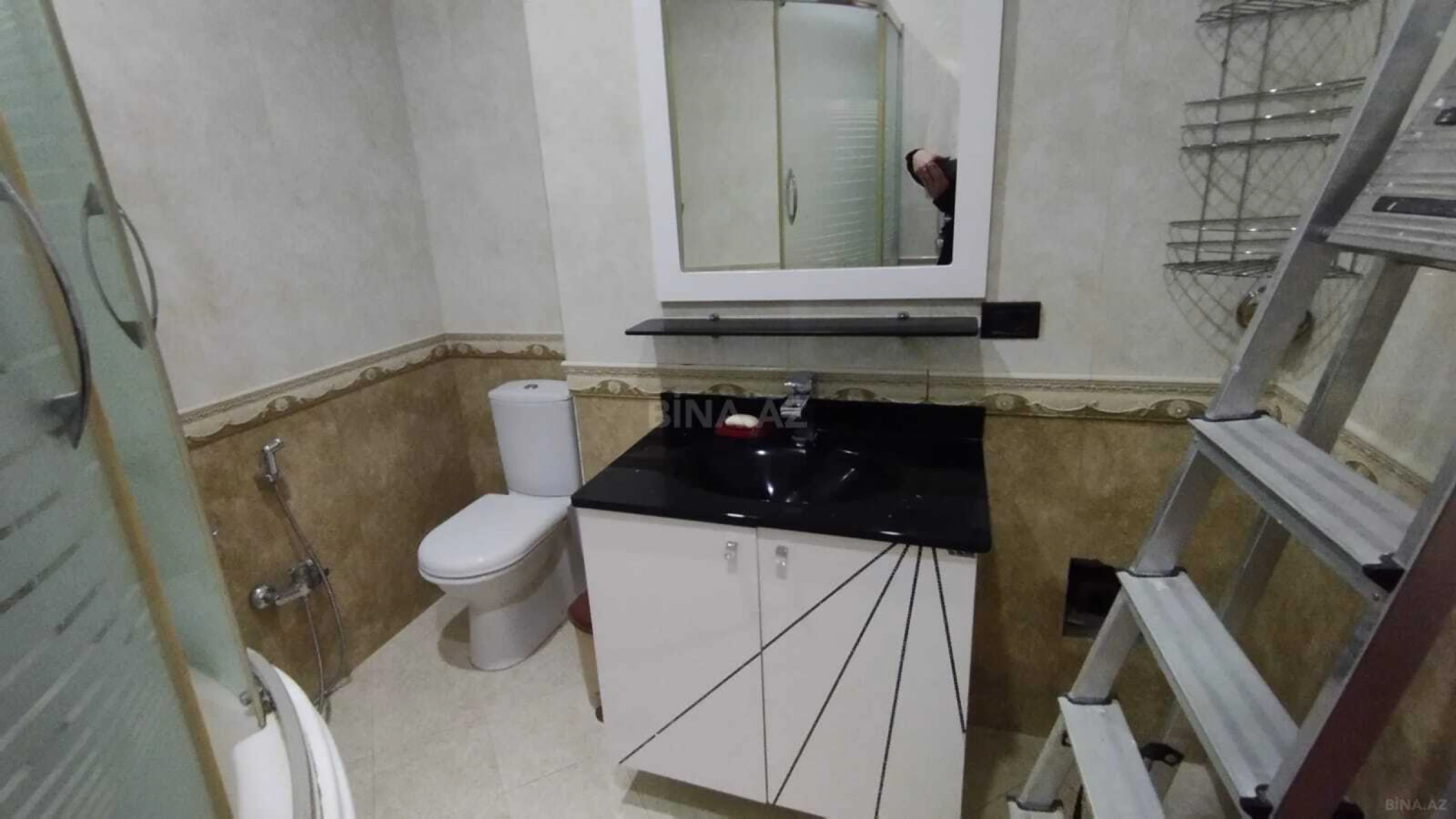 Kirayə verilir 4 otaqlı mənzil 220 m²