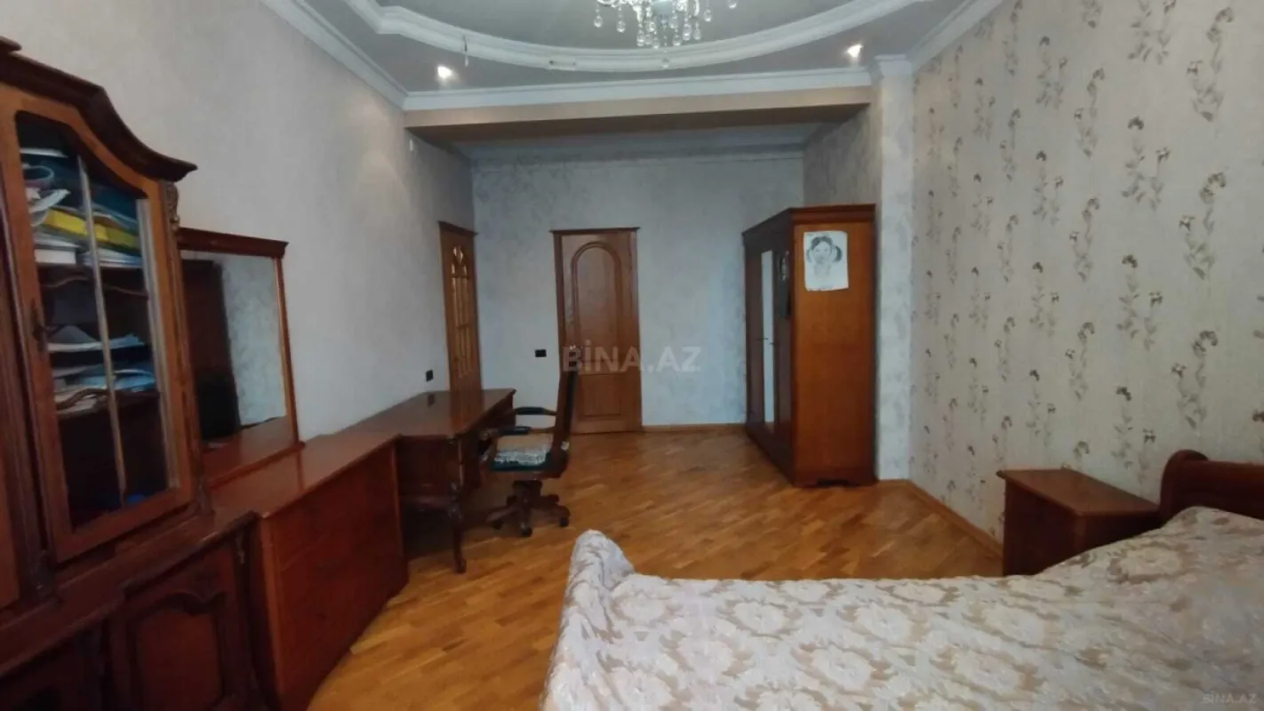 Kirayə verilir 4 otaqlı mənzil 220 m²