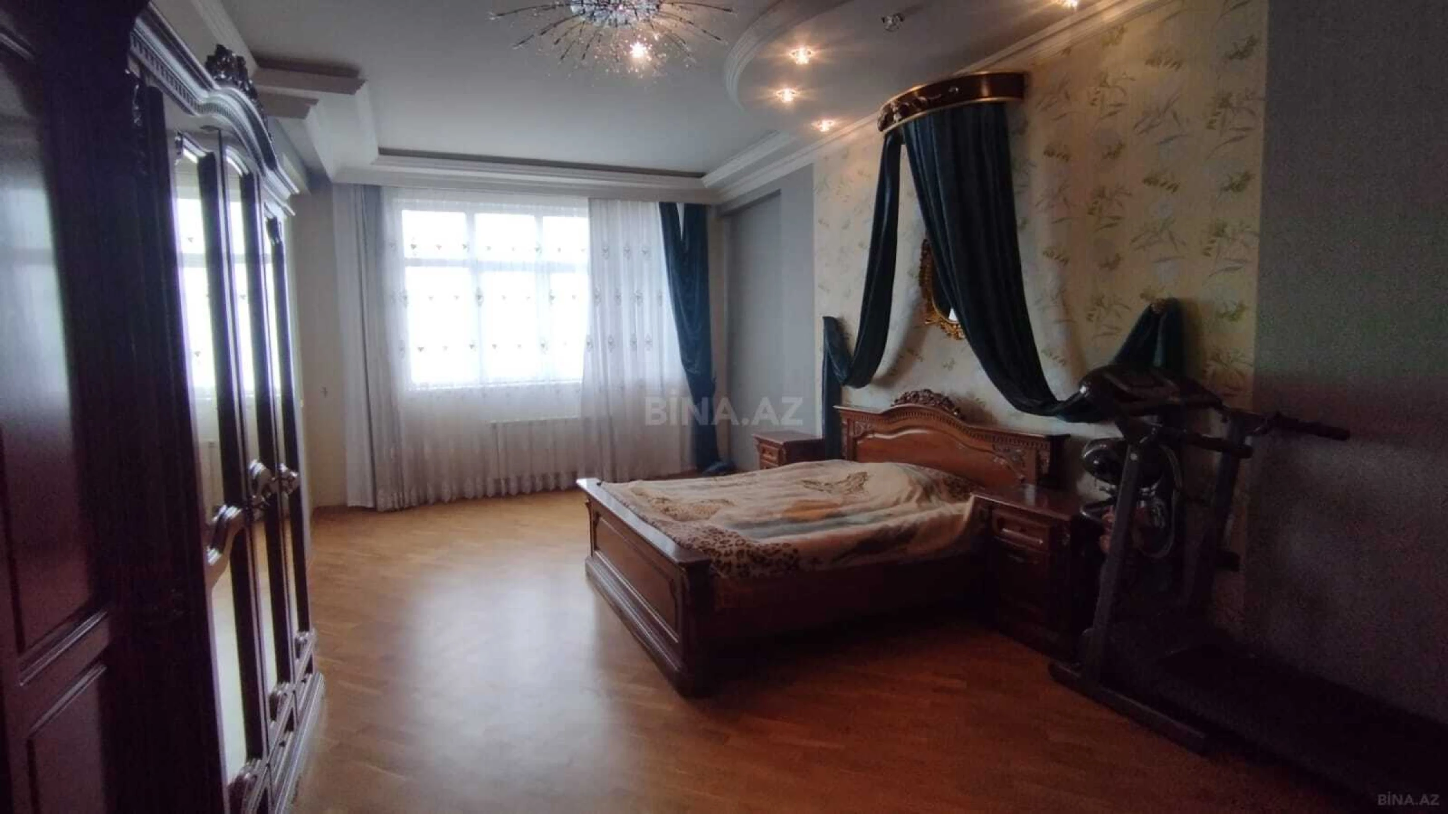 Kirayə verilir 4 otaqlı mənzil 220 m²