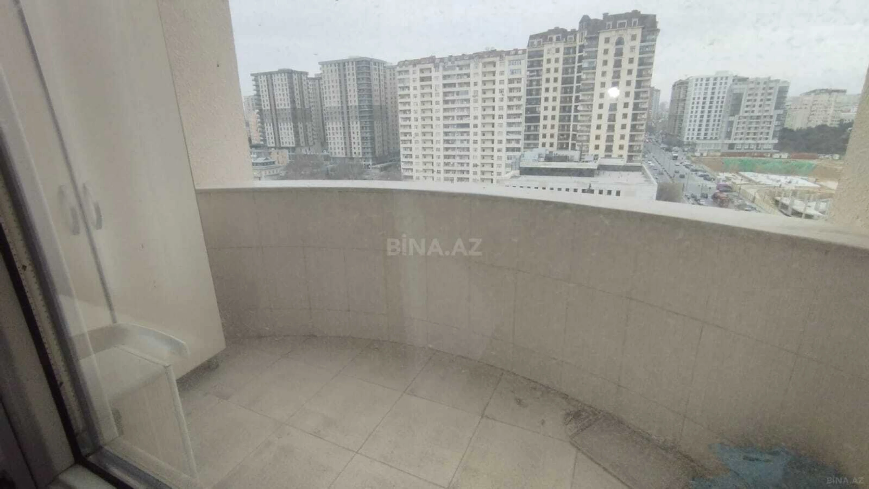 Kirayə verilir 4 otaqlı mənzil 220 m²