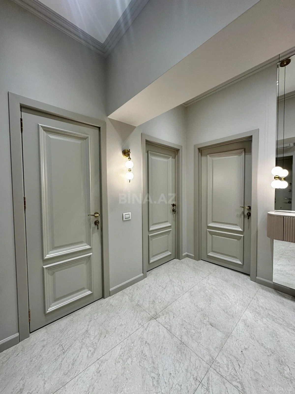 Satılır 3 otaqlı mənzil 99 m²